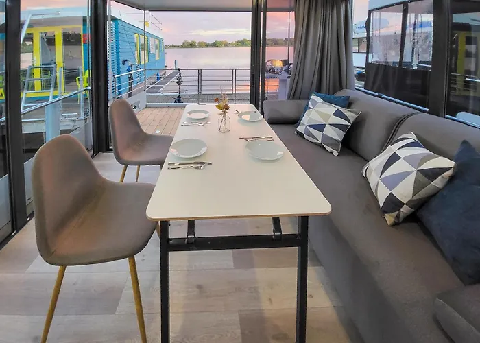 1 Bedroom Beautiful Ship In Havelsee Ot Bateau-hôtel