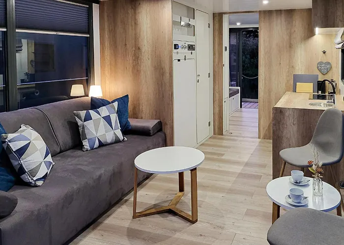 1 Bedroom Beautiful Ship In Havelsee Ot Bateau-hôtel Kutzkow